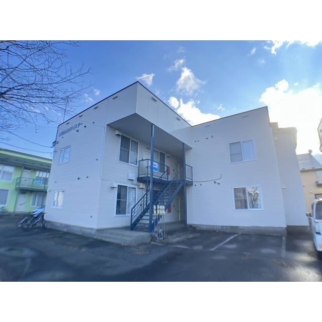 アーバンクリスター/102の外観写真