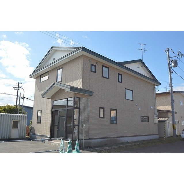 鶴野東2丁目岡田借家2Ｆ/2Fの外観写真